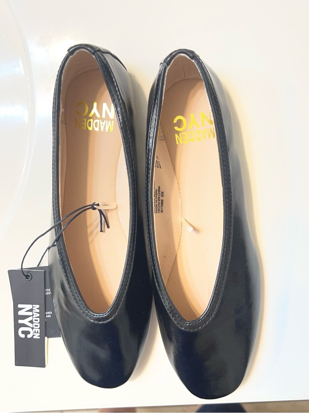 NWT Madden NYC Women's Black leather Ballet comfort foam insole stylish Flats 7